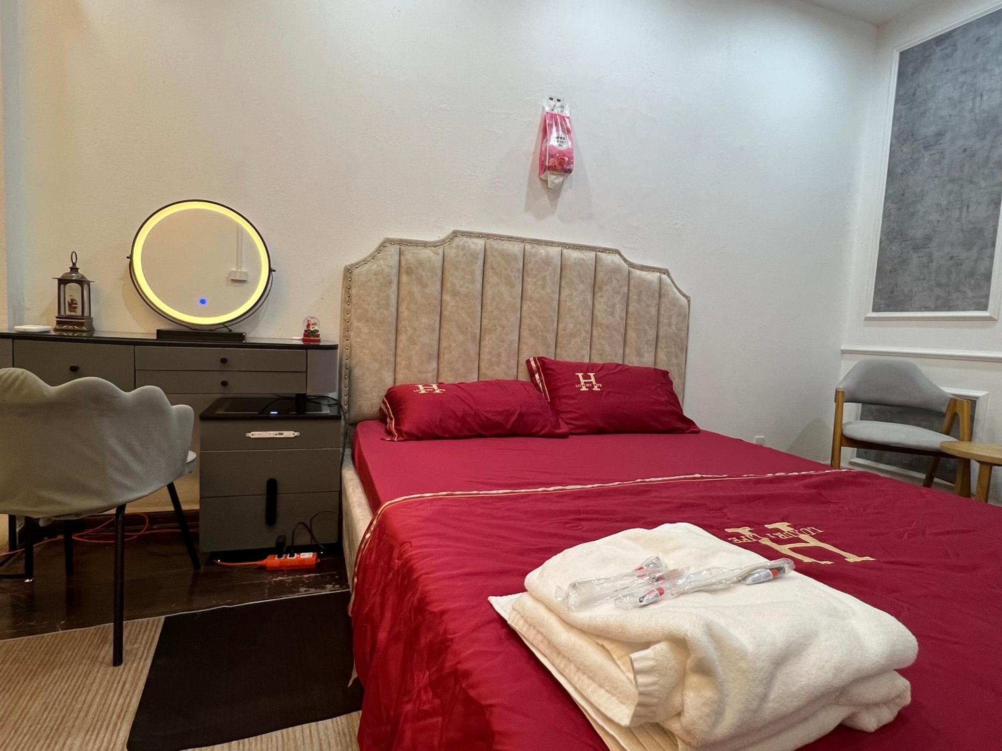 Venus Apartment Kham Thien Hanoi Bagian luar foto